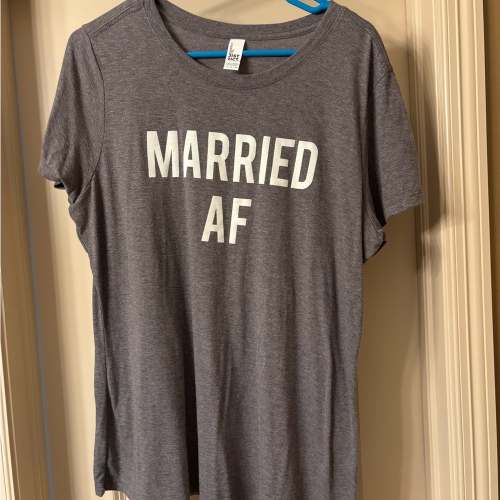 Gray 'Married AF' T-Shirt